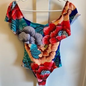 New/no tags - off the shoulder bating suit, size S